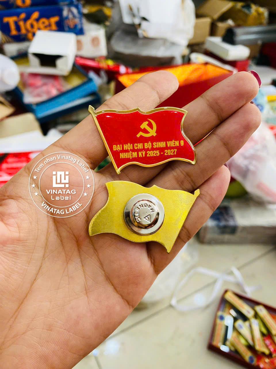 Huy hiệu - bảng tên 2